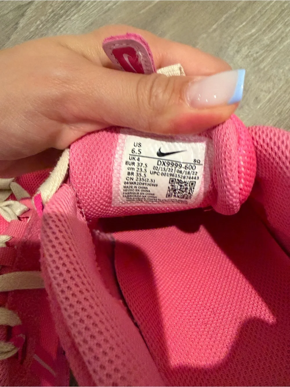 Jacquemus Bright Pink Mesh Sneaker with Cream Laces - Picture 5 of 5